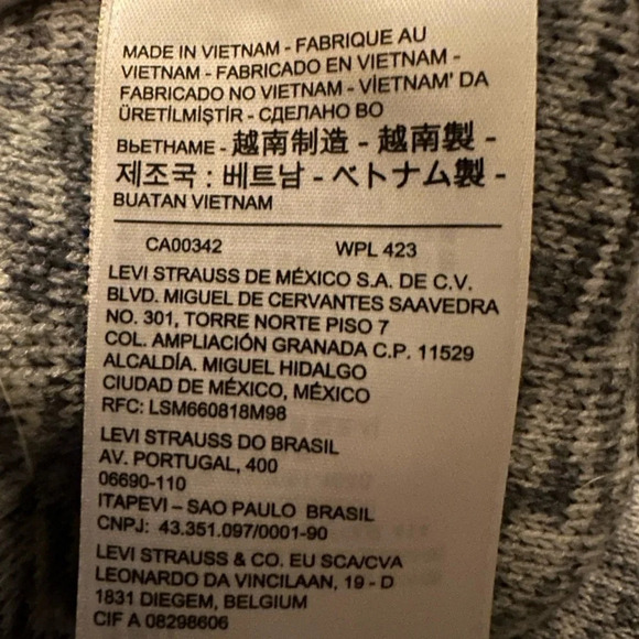 Levi’s fleece crewneck sweatshirt, large - Picture 3 of 4